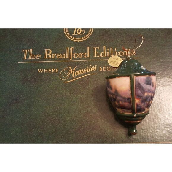 Thomas Kinkade Bradford Editions Heirloom Ornament Lite Cover Julianne's Cottage - Picture 5 of 6